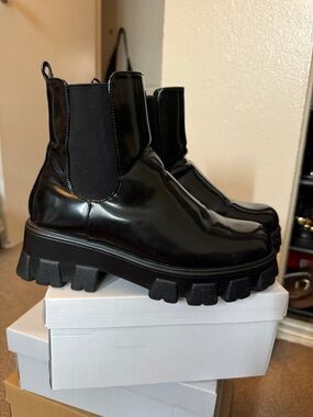 Chunky Platform Chelsea Boots - Black Patent